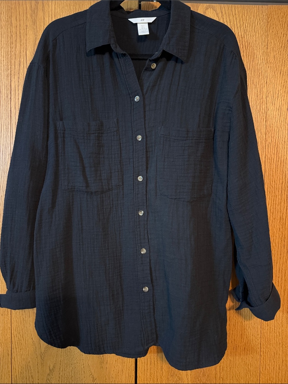 H&M Winen’s Black Button-Down Shirt
